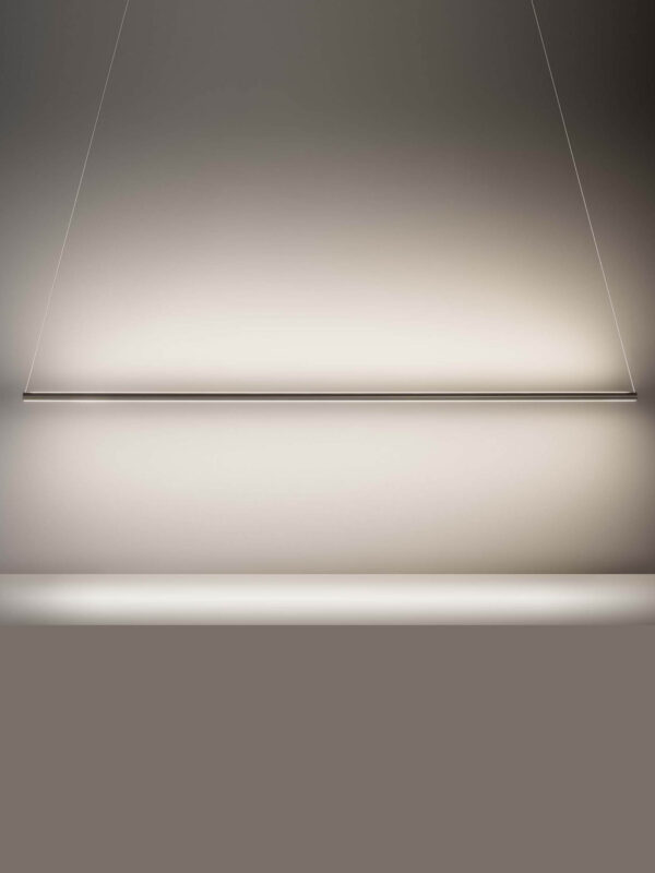 OLEV_POLY_LINERA_vert_anteprime_prodotto_sito_lampada_sospensione_tubolare_minimal_design_biemissione_luce_sopra_sotto