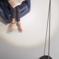 OLEV_BOOM (1)_lampada_terra_led_movibile_orientabile_altezza