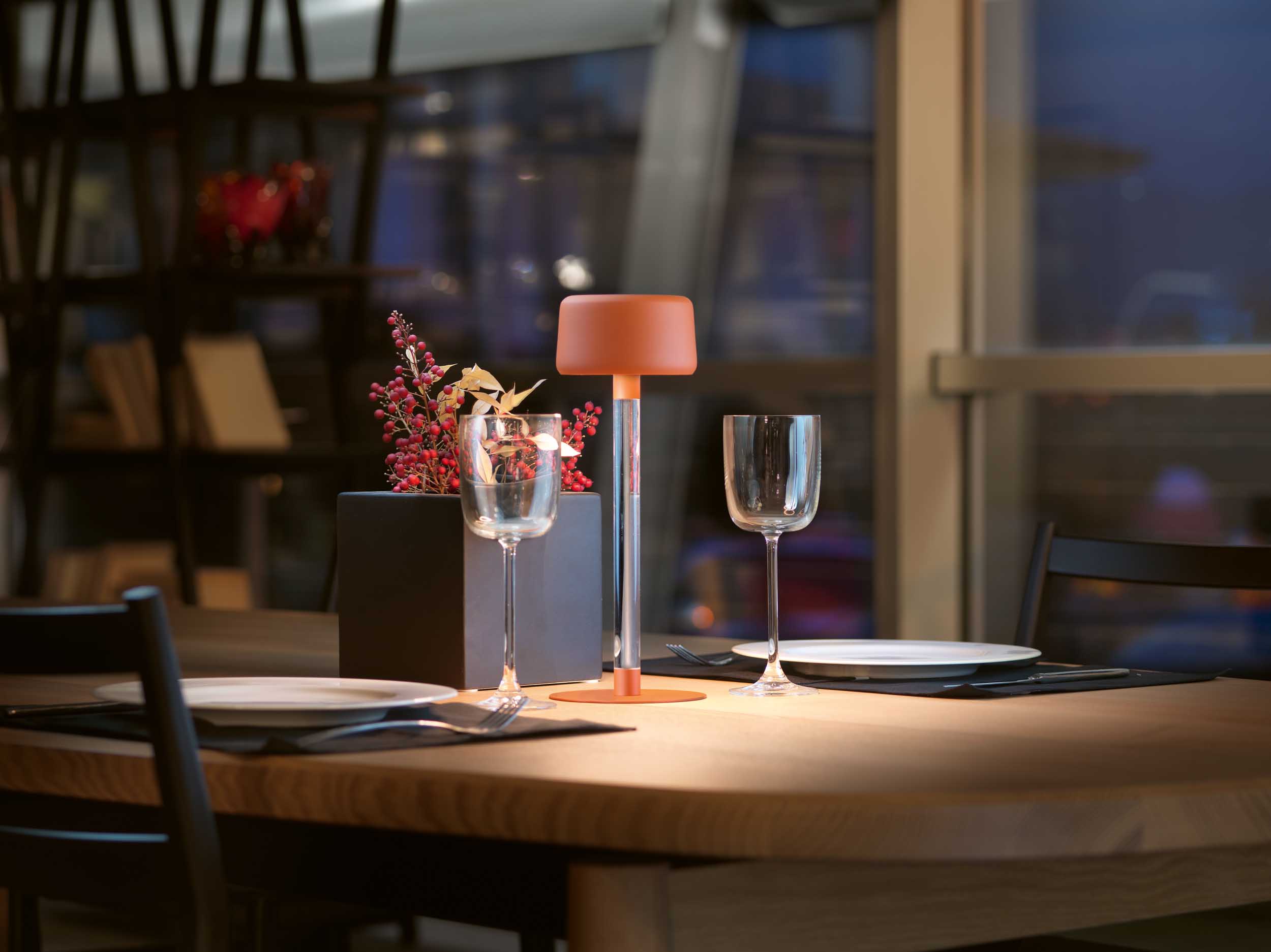 TEE - Lampada da tavolo color pastello