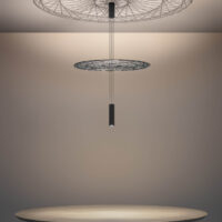 Lampada a sospensione regolabile in carbonio