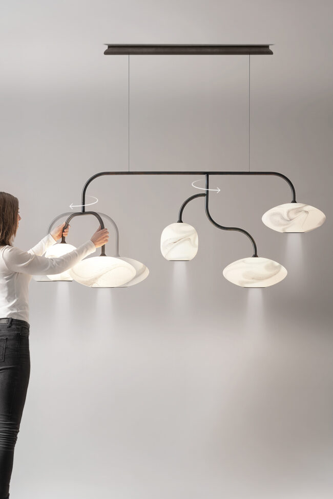 Lampada a sospensione con bracci rotanti